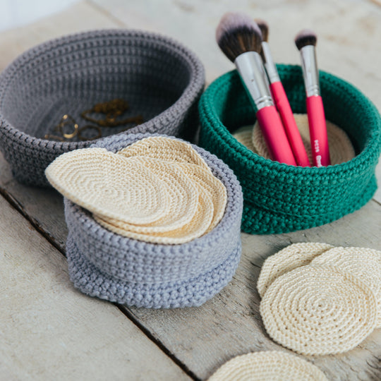 Make-up pads and pots