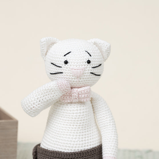 Kate the Cat
2