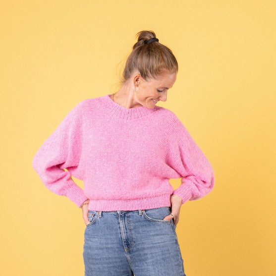 Cropped Across - Sweater - Pink Collection
7