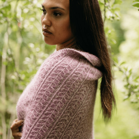Muse Shawl - Châle Triangulaire Texturé
7