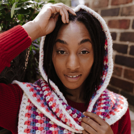 OMG - Écharpe à Capuche
1