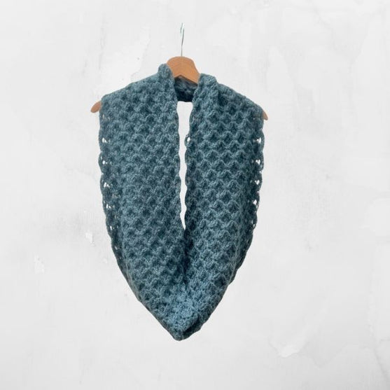 Amelia - Cowl
5