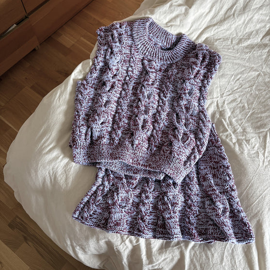Beyond Cables - Skirt
5