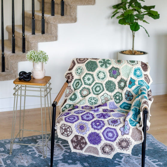 Aura - Motif Lapghan - #FrostandBloomCAL
2