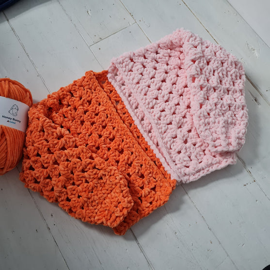 Hexi Honey Bunny - Children's cardigan
2