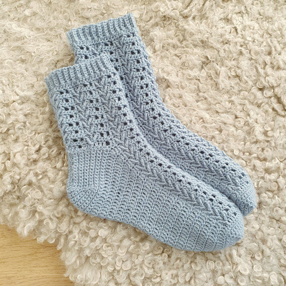 Lindas Arrow Lace Socks
2