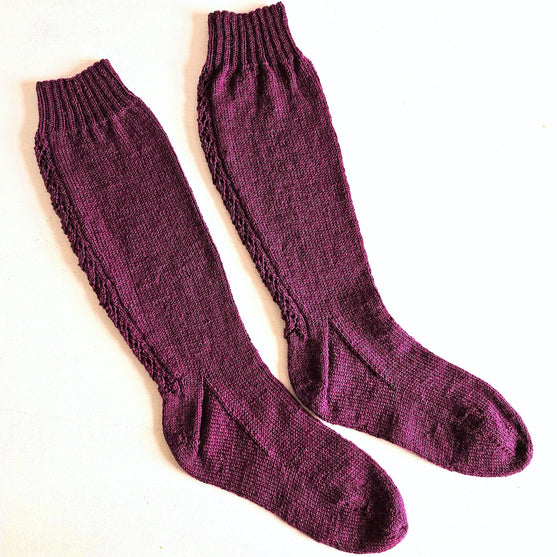 Flora - Knee-high socks
4