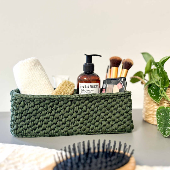 Basket with 2 compartments