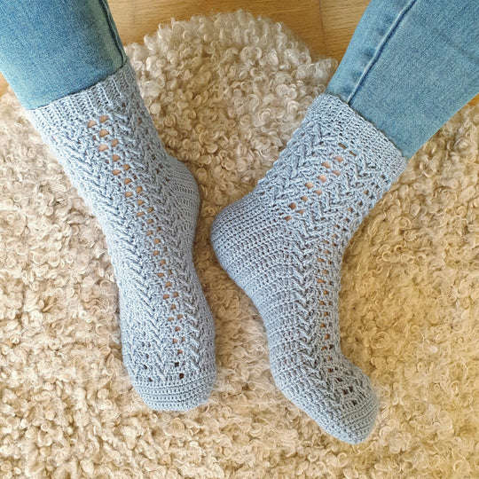 Lindas Arrow Lace Socks