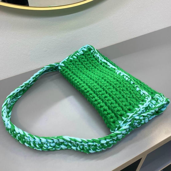 Trendy Messenger Bag
6