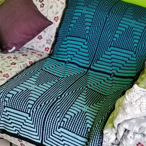 Geo Twister - Table Runner
3