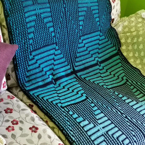 Geo Twister - Table Runner
4