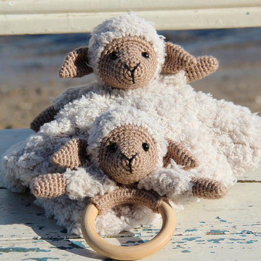 Chanel sur doudou et rond en bois