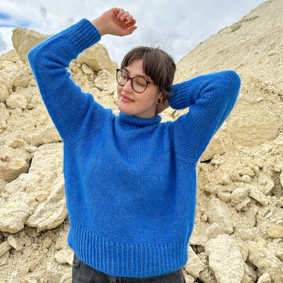 Bella - Sweater
3