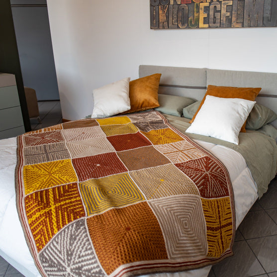 Mirror Mirror On The Throw - Blanket
5