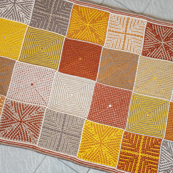 Mirror Mirror On The Throw - Blanket
8