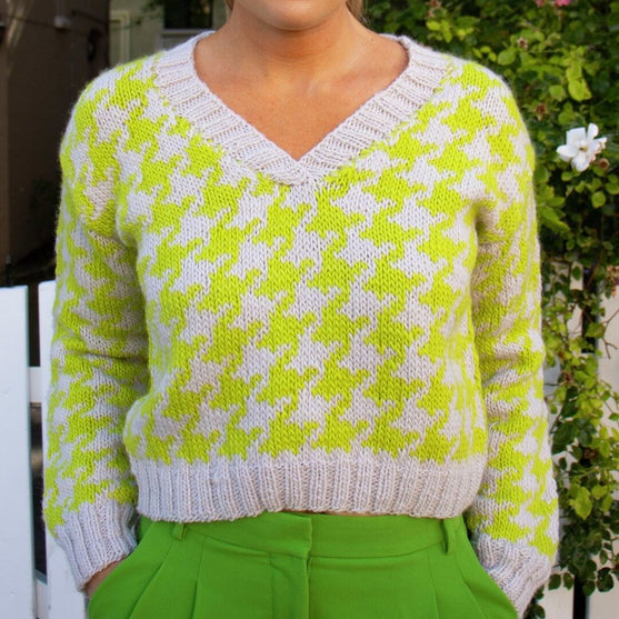 457-03 Akita sweater
4