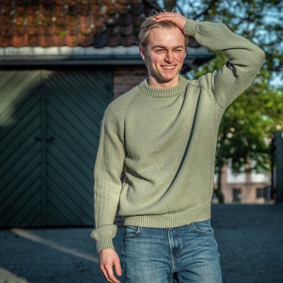 118-05 Ultimate Sweater
2