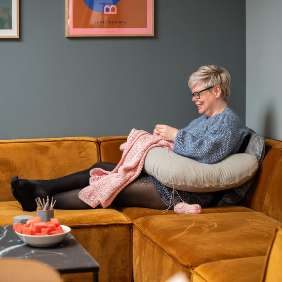 Crochet Pillow Deluxe - Hobbii
6