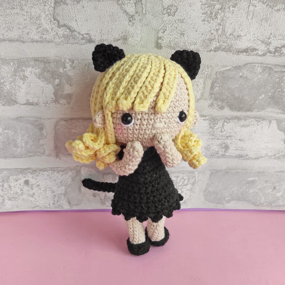 The Sisters Ada and Kat - Halloween
6