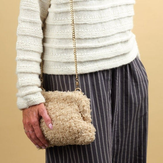 Chloe - Clutch
3