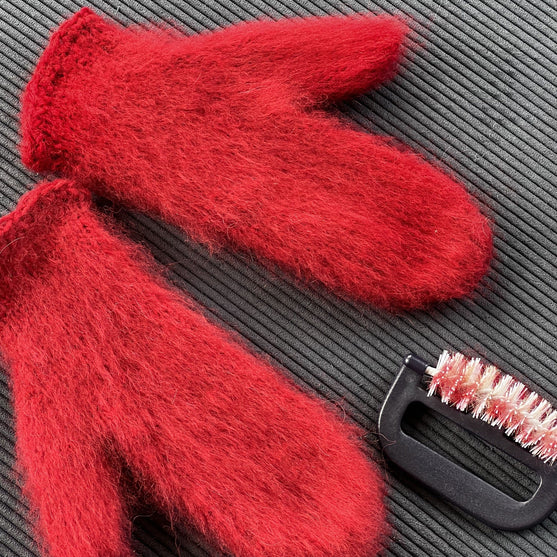 Elmo - Mittens Fuzzy Edition
1