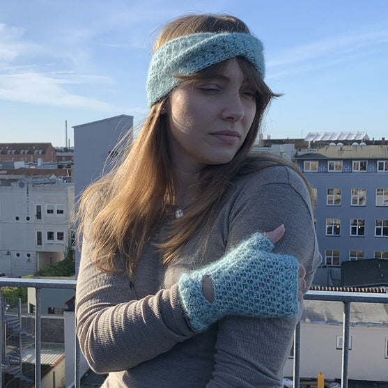 Soft Twist - Mittens and Headband
1
