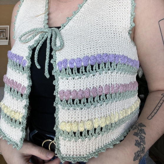 Meadow of Tulips - Vest
4