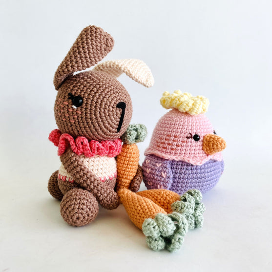 Colorful Easter - Bunny & Hen
2