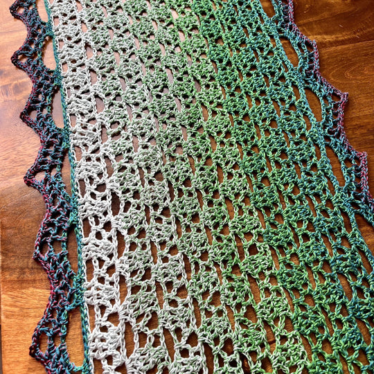 Face Lace - Table Runner