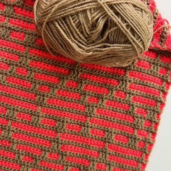 Love is All - Throw
3