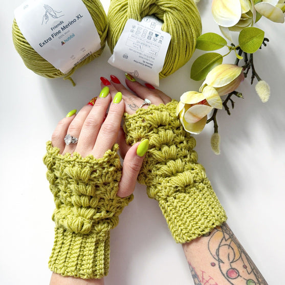 Amarië - Fingerless Gloves
3