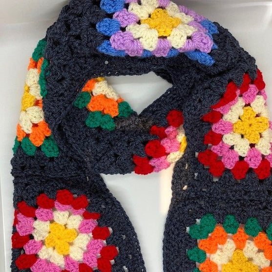 Crayon - Scarf
8