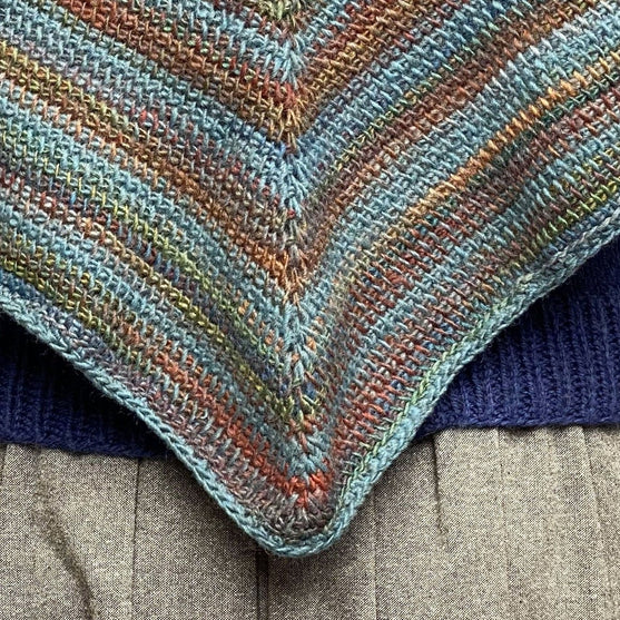 Jasmin - Châle au crochet tunisien
8