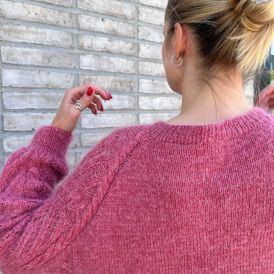 Archer - Sweater
9