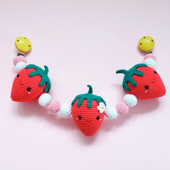 Kawaii Strawberry - Pram Chain
1