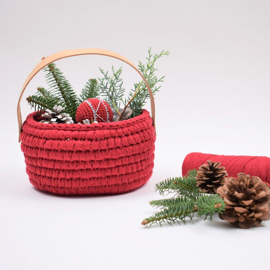 Ribbon Christmas Basket with leather handle
1