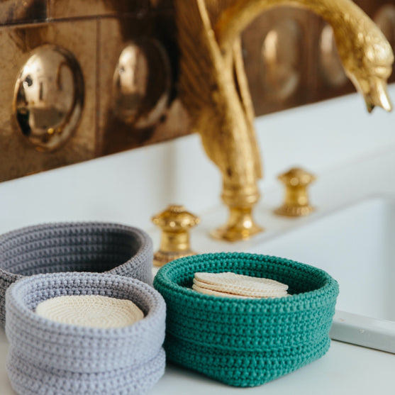 Make-up pads and pots
5