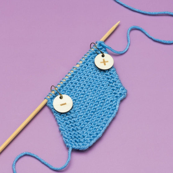 Marqueurs pour les augmentations et les diminutions +/- - Hobbii
2