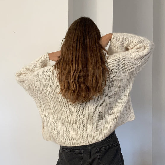 

Mochi - Sweater
3