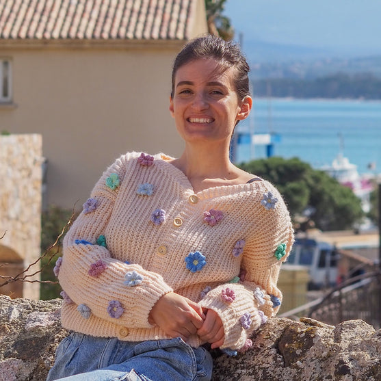 

Blossom - Cardigan
3