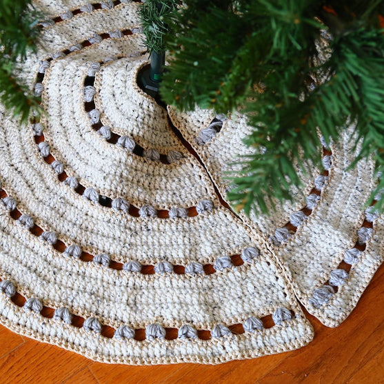 

Homestead - Christmas Tree Skirt
1