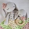 

Retro Bunny Love - Hochet et Doudou
1