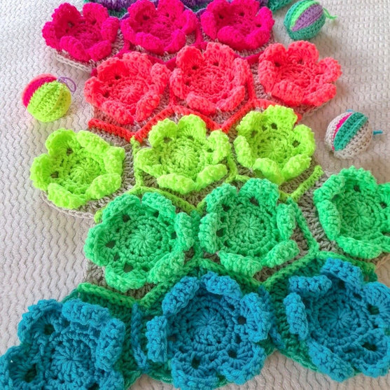 

Cosy and Bright - Blanket
3