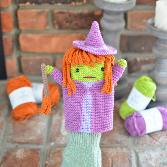 

Halloween Hand Puppets
7