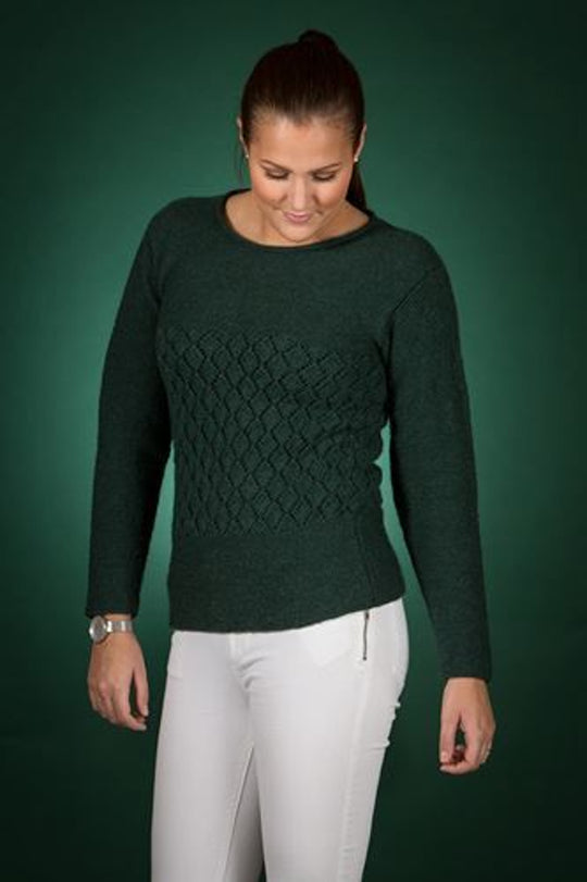 1549 - Bluse med hulmønster og retstrik