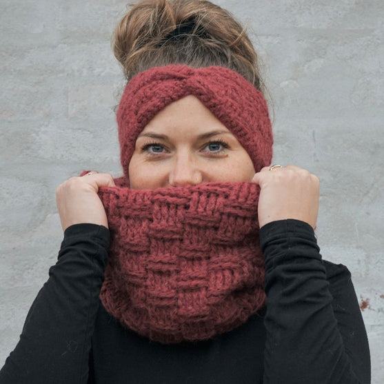 

Cleo - Neck Warmer
1