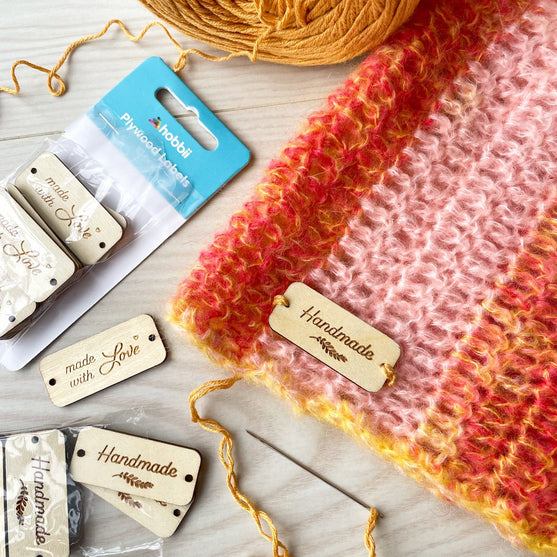 

Label en bois - Made With Love - Hobbii
5