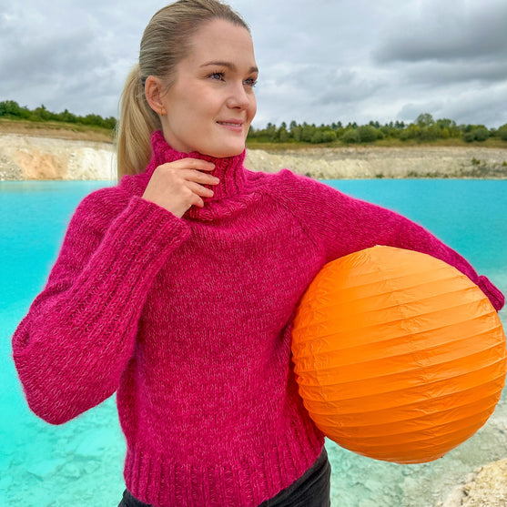 

Bobbie - Turtleneck Sweater
3