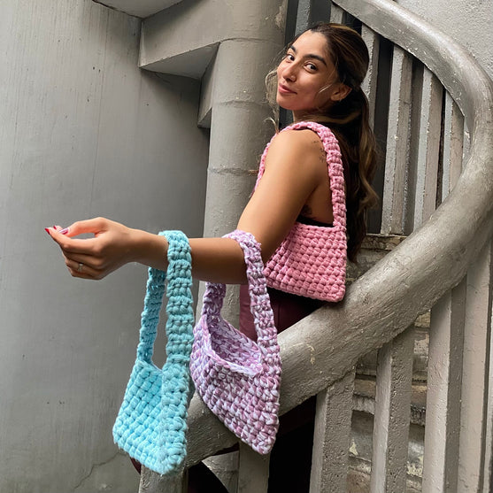 

Trendy Mini Handbag
1